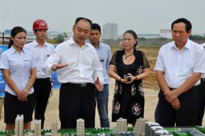 河南省委常委、洛陽(yáng)市委書記陳雪楓調(diào)研炎黃科技園